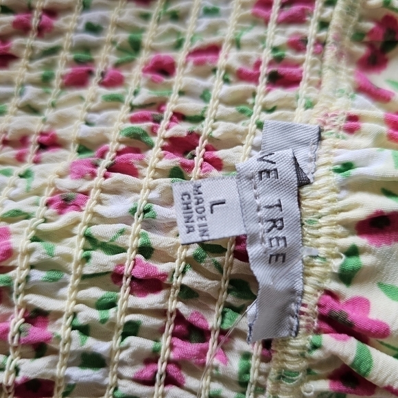 Cottagecore floral puff sleeve crop top nwot - Picture 7 of 7